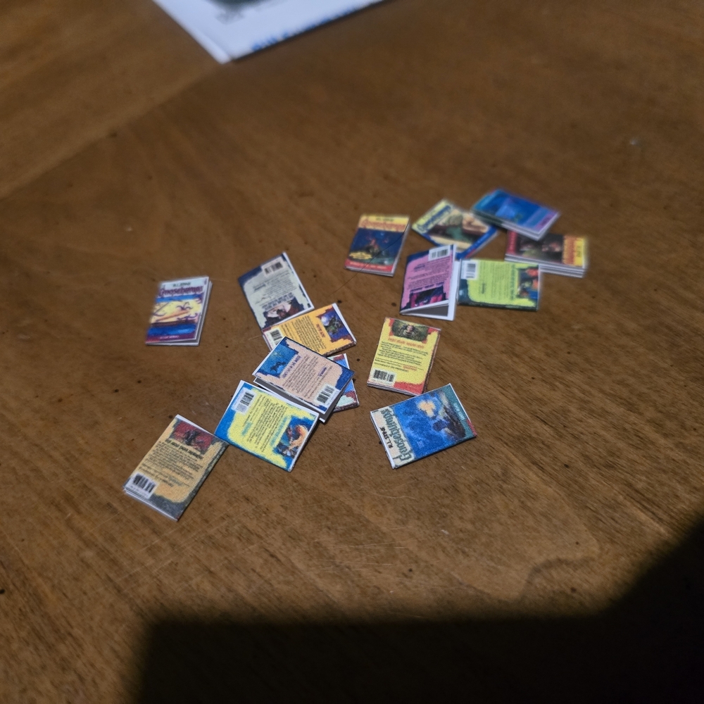 Goosebumps Miniature Book Lot Size 1:12 Scale (15 Pieces) - Picture 4 of 5